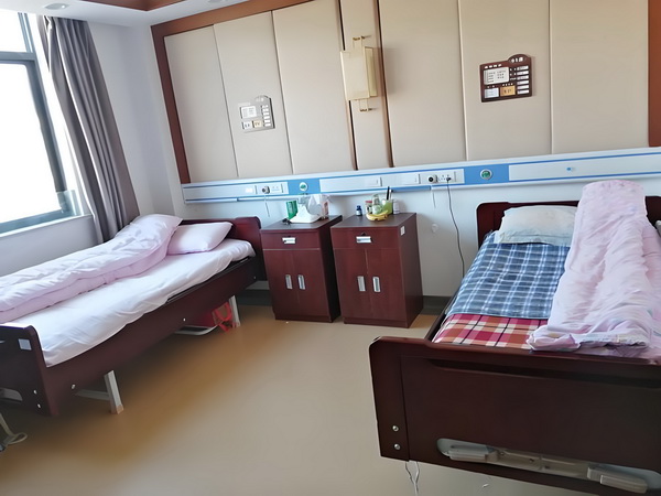 蜗婚：距离爱情一平米